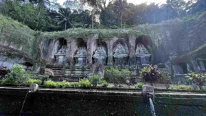 Kisah Mistis di Gunung Kawi, Perjalanan Mengerikan dan Hilangnya Angga