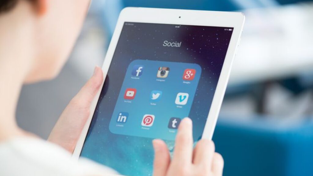 Meta Soroti Isu Pembatasan Akses Media Sosial oleh Komdigi