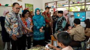 Siswa Makassar Kini Dapat Makanan Bergizi Gratis, Begini Dampaknya!