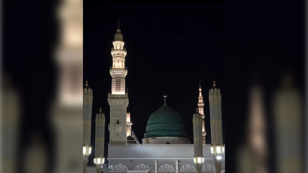 Keindahan Masjid Nabawi di Hari Ketiga Ramadan – Bulan Sabit Sejajar dengan Kubah Hijau