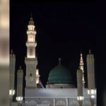 Keindahan Masjid Nabawi di Hari Ketiga Ramadan – Bulan Sabit Sejajar dengan Kubah Hijau