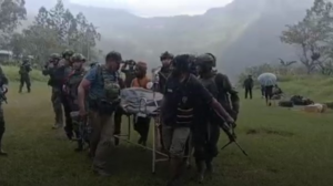 TNI Selamatkan Puluhan Guru dan Nakes dari Teror KKB di Papua