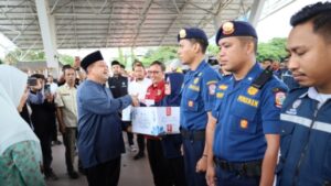 Jelang Lebaran, Pemkot Makassar Bantu Ribuan Petugas Lapangan dengan Paket Sembako