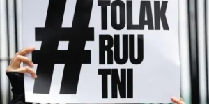 Tolak Keterlibatan Militer di Urusan Sipil, HMI Geruduk Kantor DPRD Sulsel