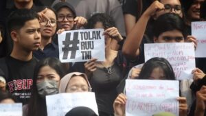 RUU TNI Disetujui DPR, Gelombang Protes Pecah di Sejumlah Daerah