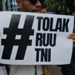 Mahasiswa Kepung DPR, Desak Pencabutan UU TNI yang Dinilai Kontroversial