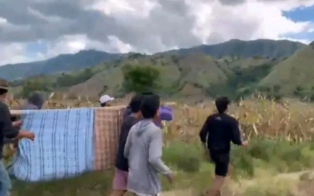 Setelah Ditandu ke Rumah Sakit, Karmila Meninggal dan Dipulangkan dengan Cara Sama