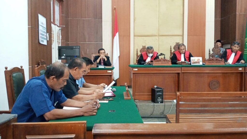 Aksi Solidaritas Warga Bara-barayya di Pengadilan Negeri Makassar: Desak Penghentian Penggusuran