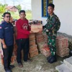 Serka Rias Taruk Dampingi Penyaluran Bantuan Banjir dari Dinsos Luwu Utara di Desa Lawewe