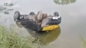 Hindari Tumpukan Sampah, Pikap Terjun ke Kanal di Jalan Inspeksi Tamangapa