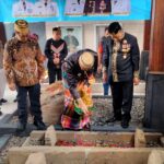 Sultan Kutai dan Bupati Kukar Ziarah ke Makam Pahlawan Nasional di Wajo