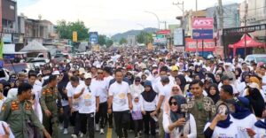 Warga Luwu Meriahkan Jalan Sehat Anti Mager dalam Rangka Hari Jadi ke-66 Kabupaten Luwu