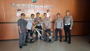 Tindak Cepat Tangkap Begal, Bripda Rian Terima Penghargaan Sepeda