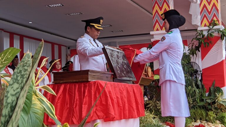 HUT RI ke-80, Bupati Wajo Pimpin Prosesi Pengibaran Merah Putih