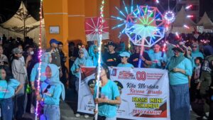 Pawai Lampion Meriahkan HUT RI ke-80 di Sengkang
