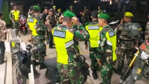Koramil 1406-10/Pitumpanua Gandeng FKPPI dan PPM Gelar Patroli Siskamling