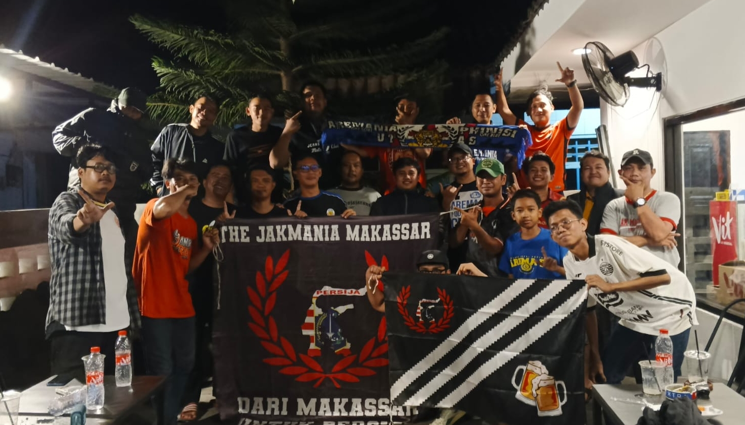 The Jak Mania dan Aremania Makassar Gelar Nobar Arema vs Persija, Bukti Suporter Bisa Kompak Tanpa Rivalitas