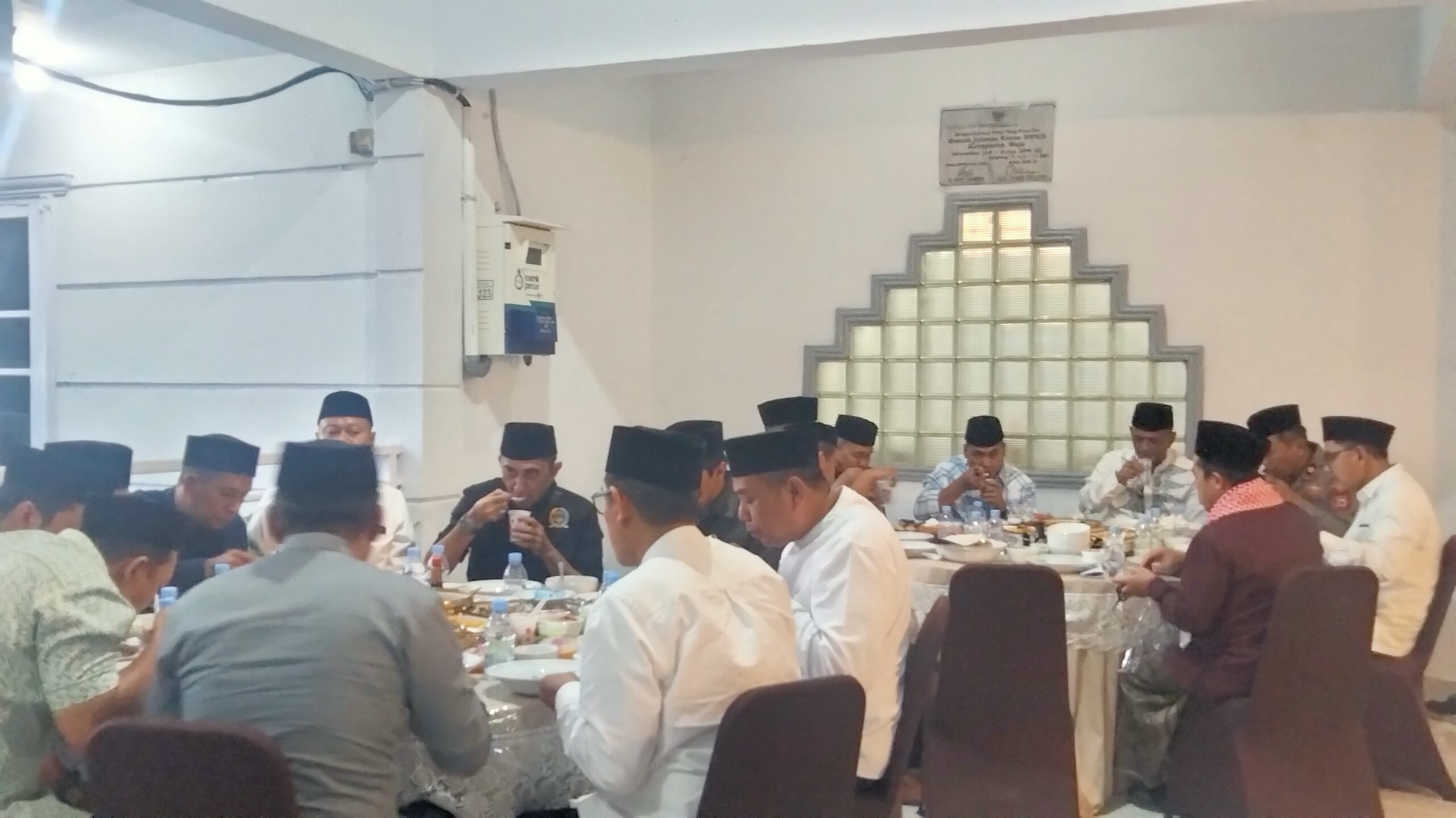 Buka Puasa di Rujab Ketua DPRD Wajo, Upaya Hapus Sekat Formalitas Antar-Pejabat dan Tokoh