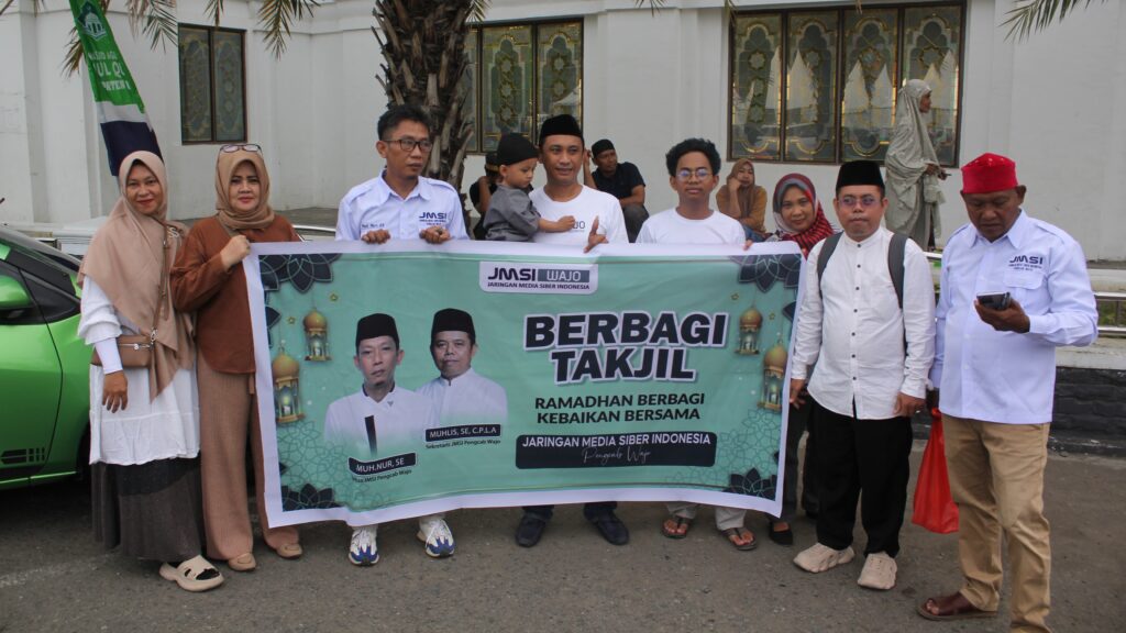 JMSI Wajo Berbagi Paket Takjil di Depan Masjid Ummul Quran Sengkang, Dilanjutkan Buka Puasa Bersama di WARE 2026